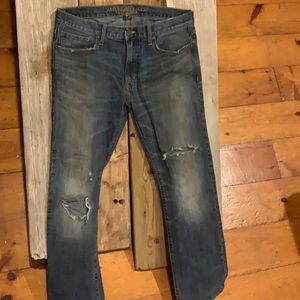 American eagle 33x34 ripped jeans
